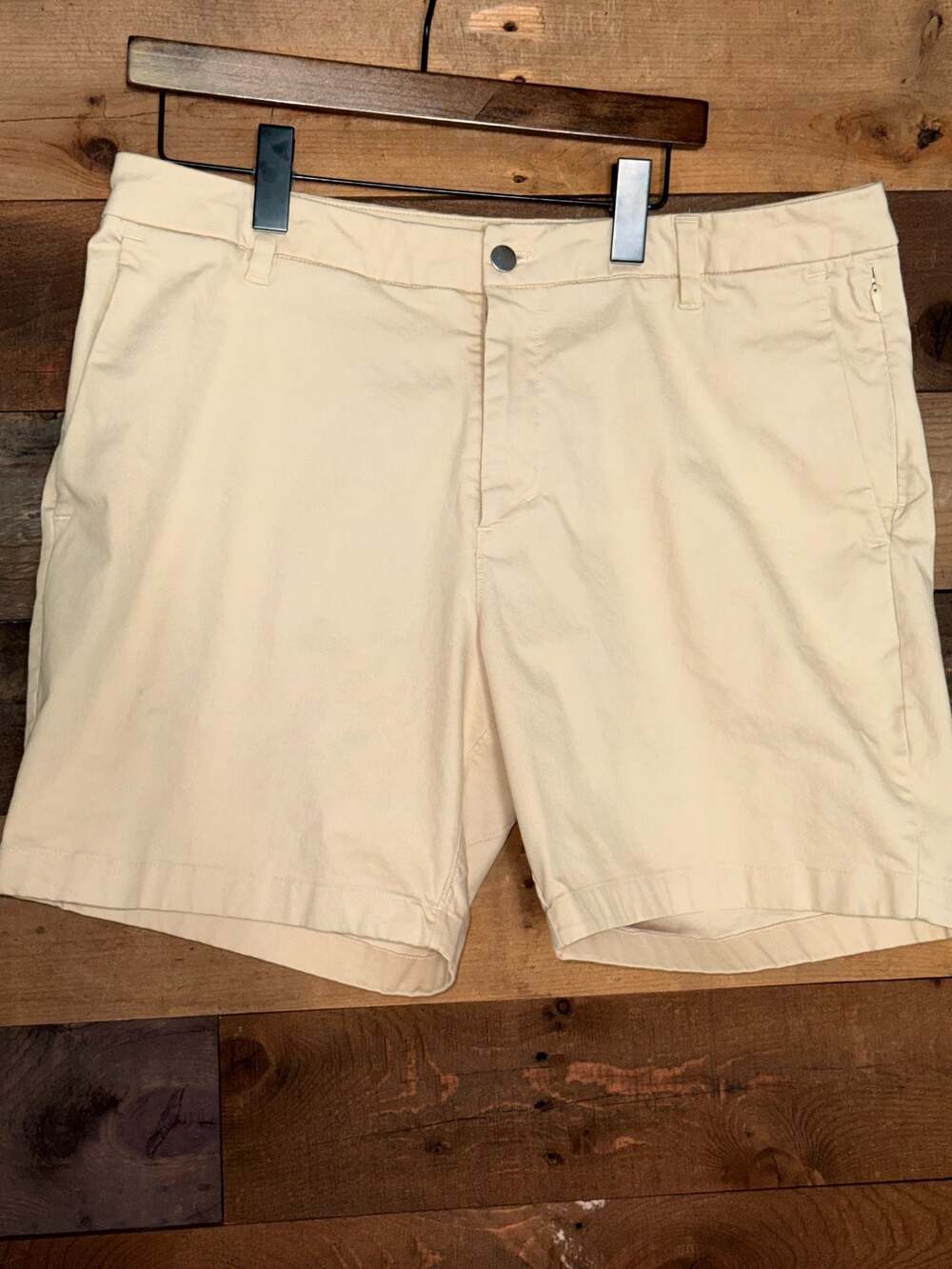 Lululemon Commission Short 7" Warpstreme Size 36 Tan